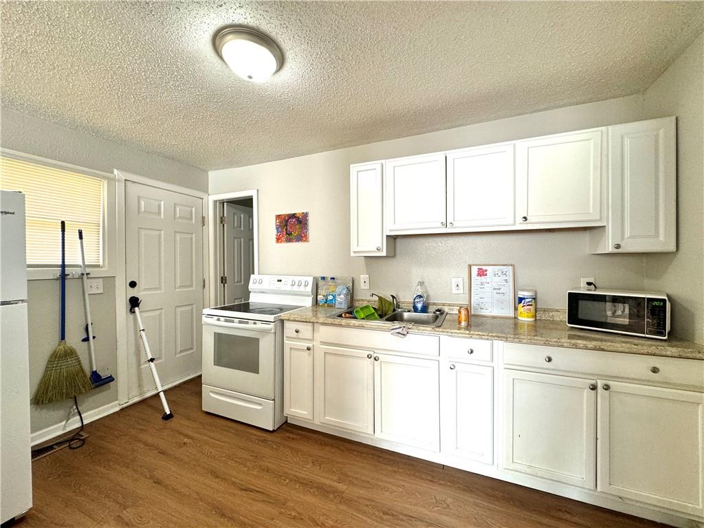 Photo 5 of 4435 Norton Avenue