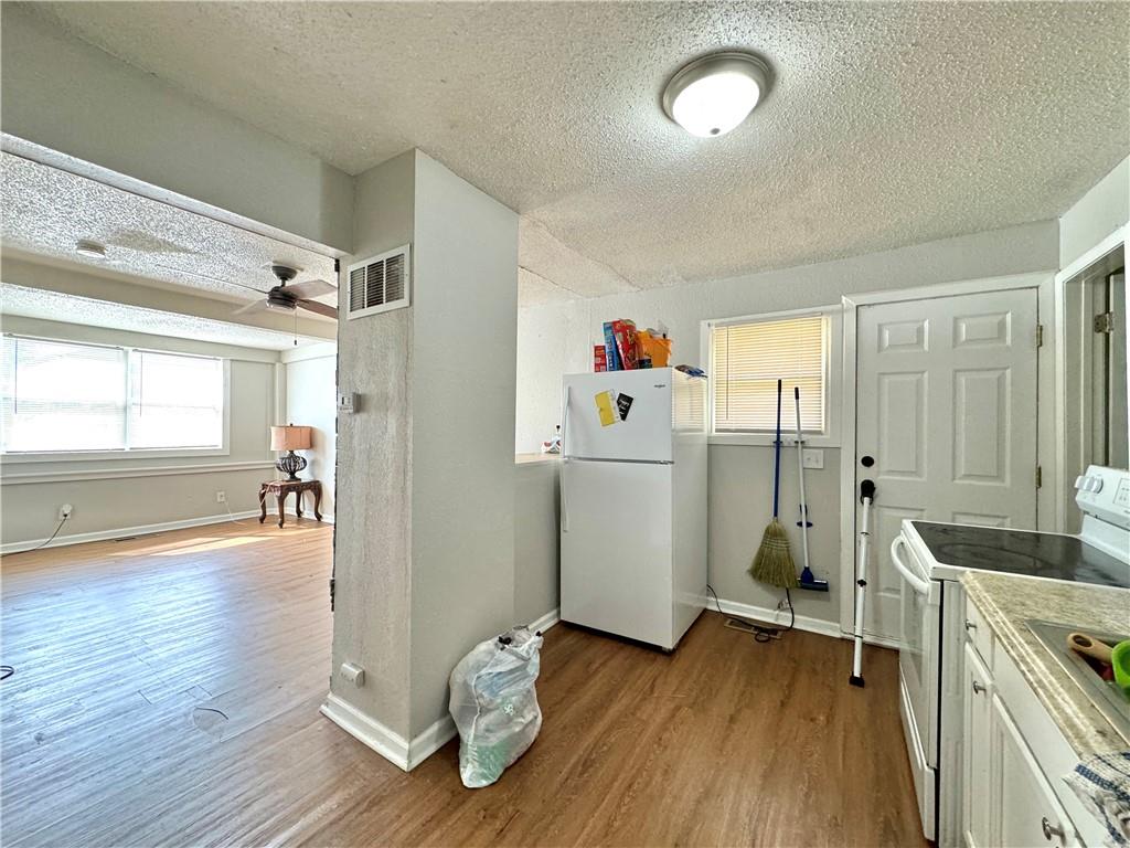 Photo 6 of 4435 Norton Avenue