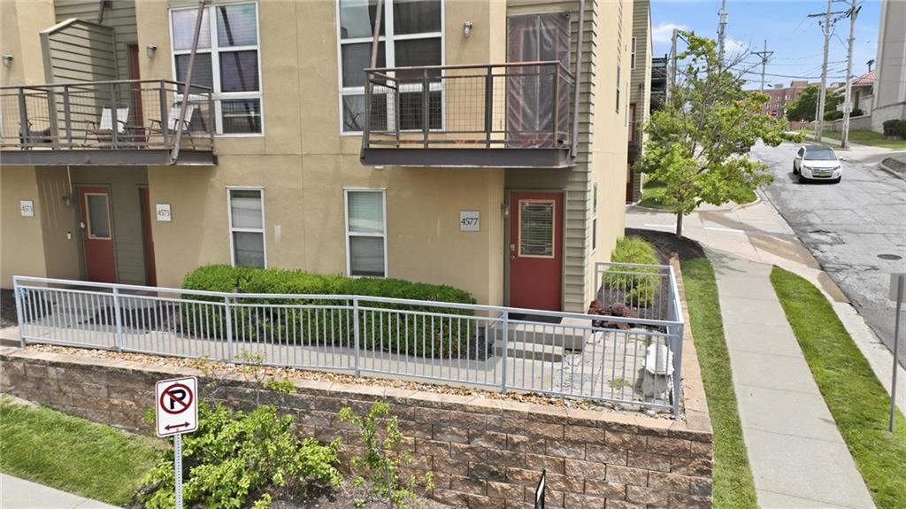 Photo of 4577 Madison Avenue #E4