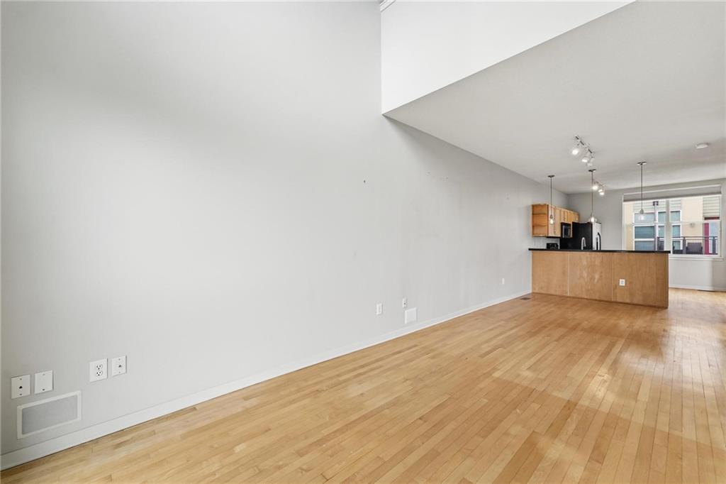 Photo 3 of 4577 Madison Avenue #E4