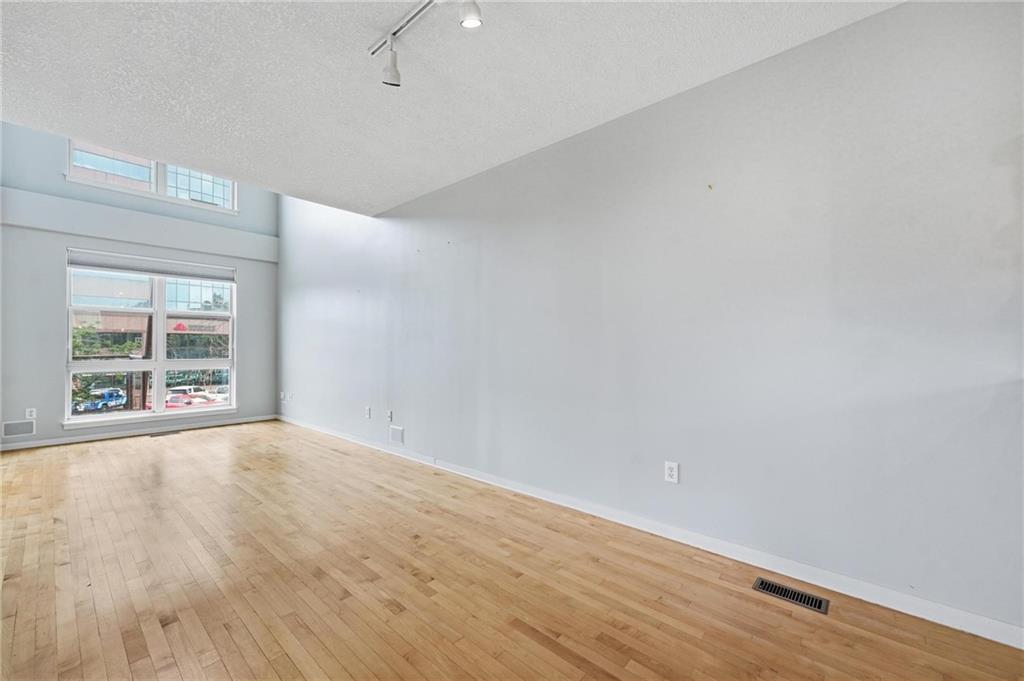 Photo 5 of 4577 Madison Avenue #E4