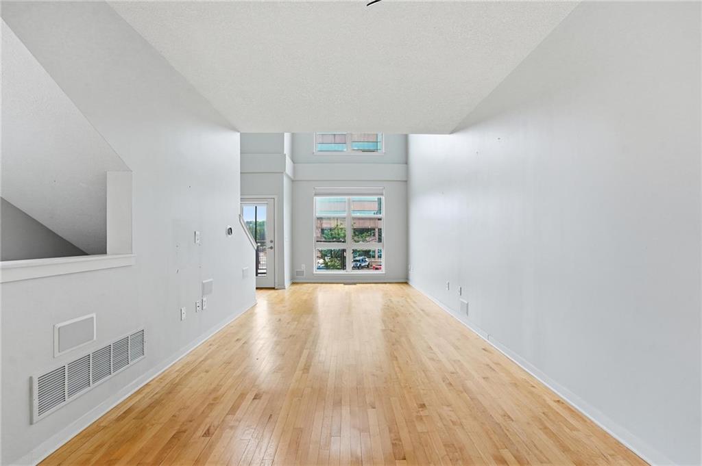 Photo 6 of 4577 Madison Avenue #E4