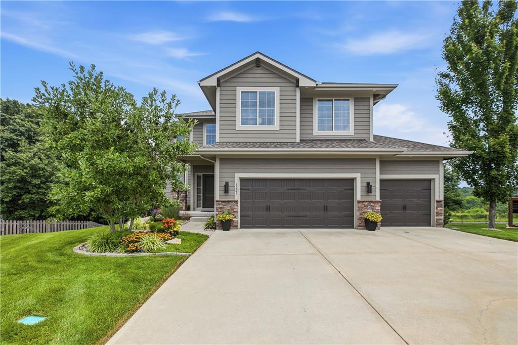 Photo of 1021 SE Scarlet Court