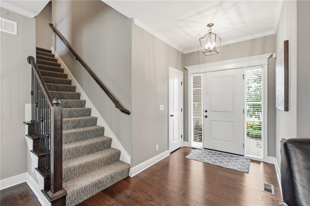 Photo 6 of 1021 SE Scarlet Court
