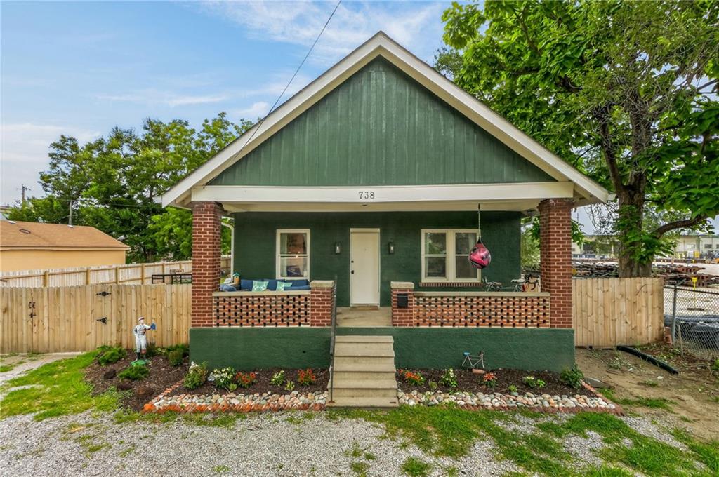 Photo of 738 N Garland Avenue