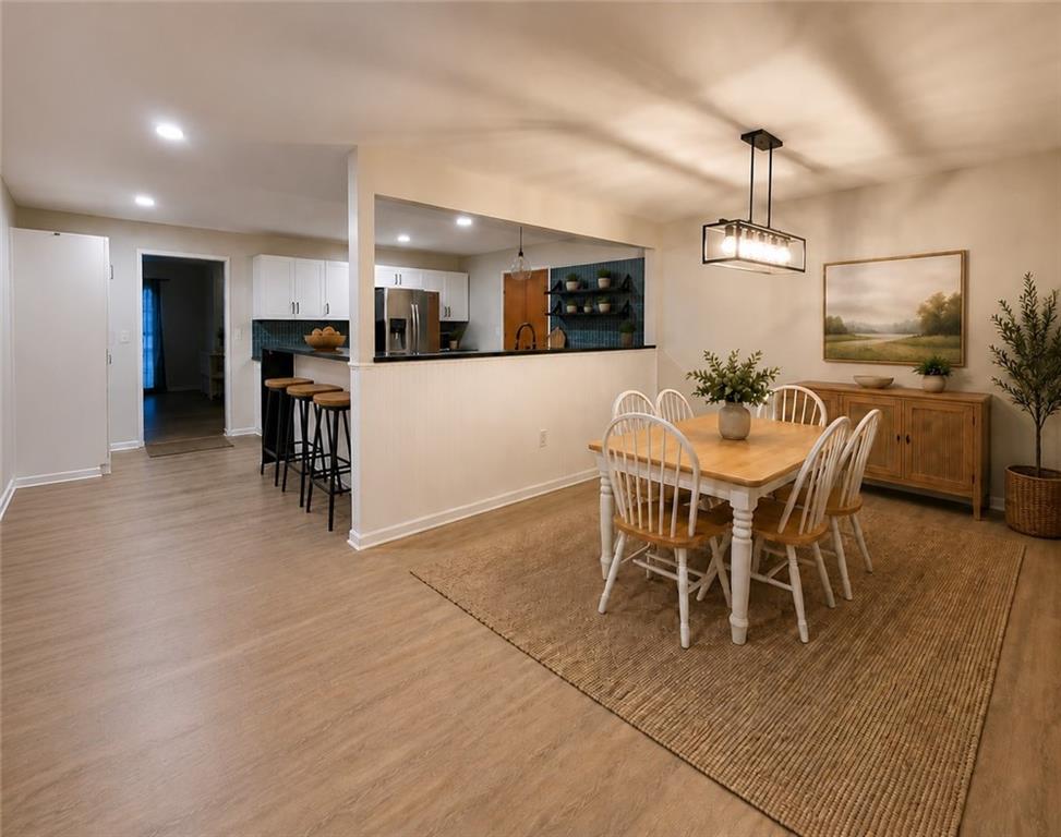 Photo 2 of 3315 S Crysler Avenue