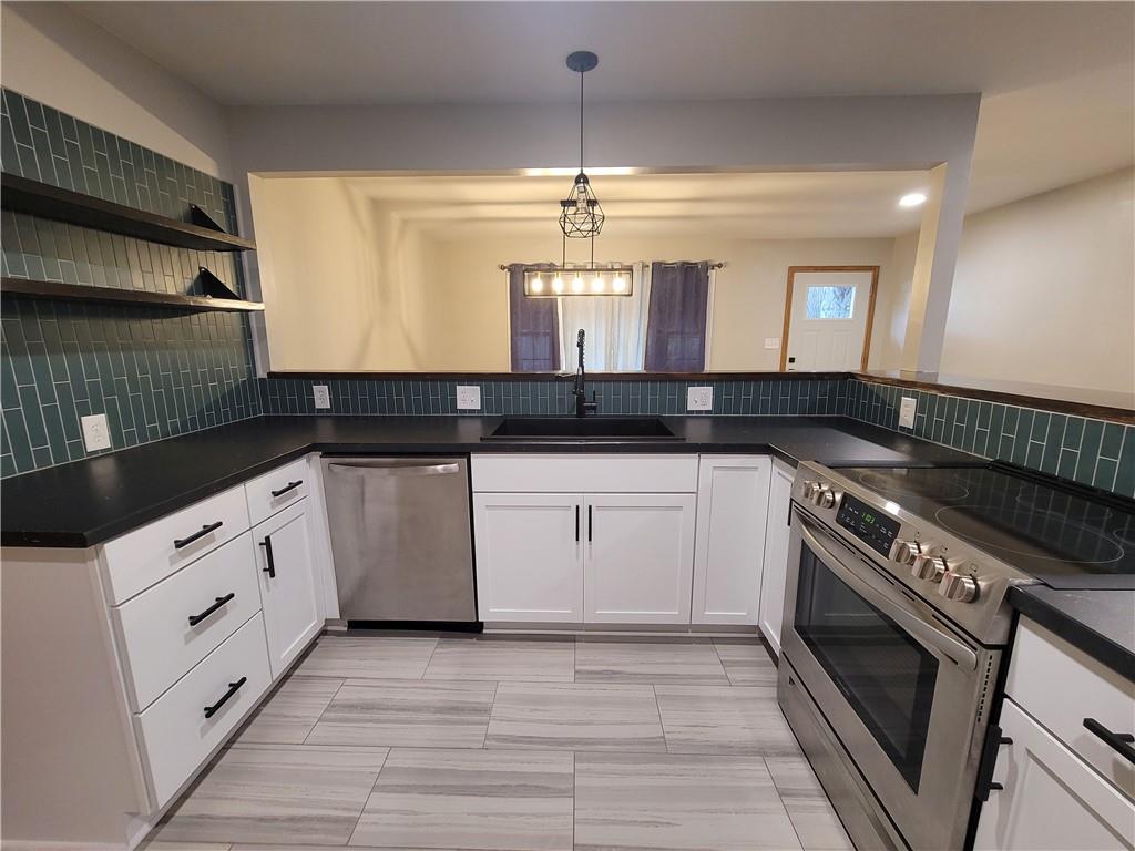 Photo 5 of 3315 S Crysler Avenue
