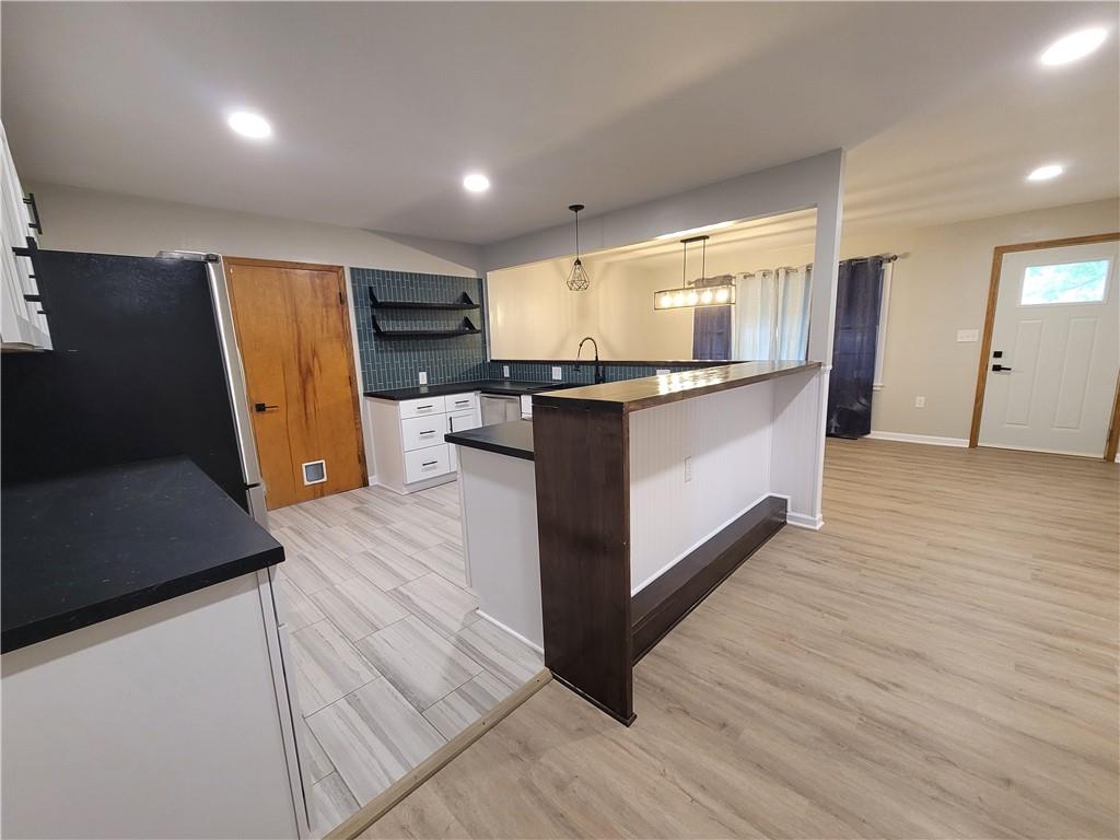 Photo 6 of 3315 S Crysler Avenue