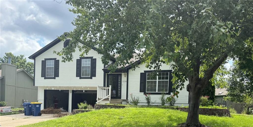 Photo of 1536 NE Jade Street in Lee's Summit, MO