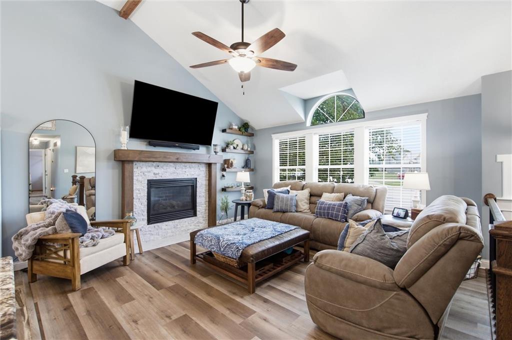 Photo 4 of 1400 Aspen Drive