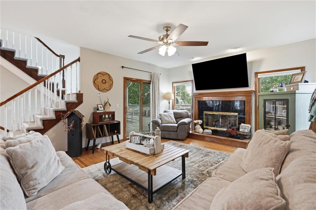 Photo 6 of 809 Cottonwood Place