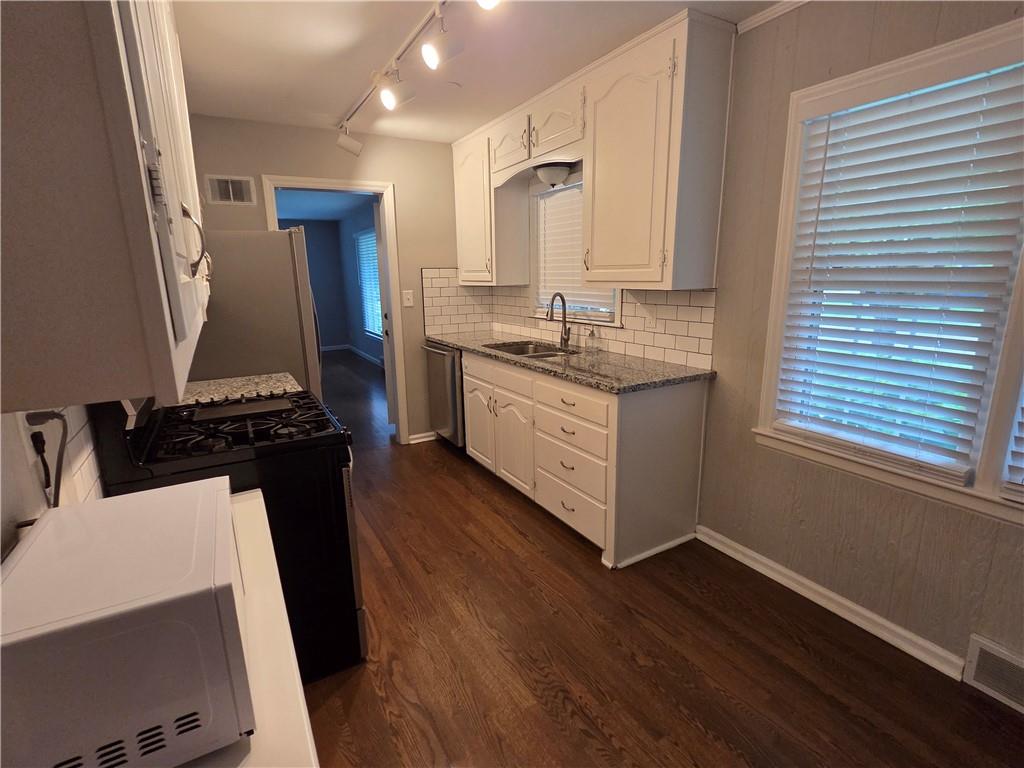 Photo 6 of 7211 Lamar Avenue