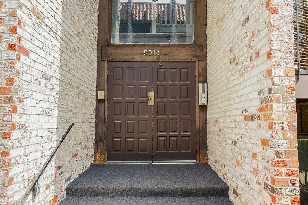 Photo 4 of 5013 Walnut Street #C