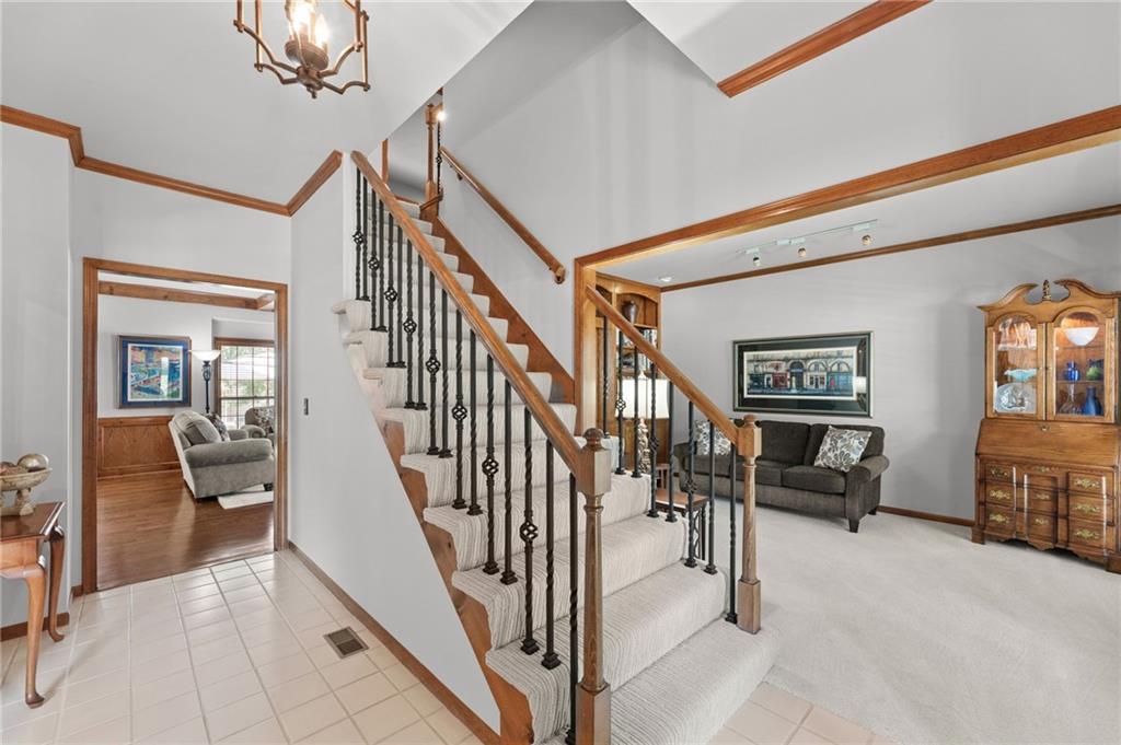 Photo 4 of 13016 Sherwood Drive