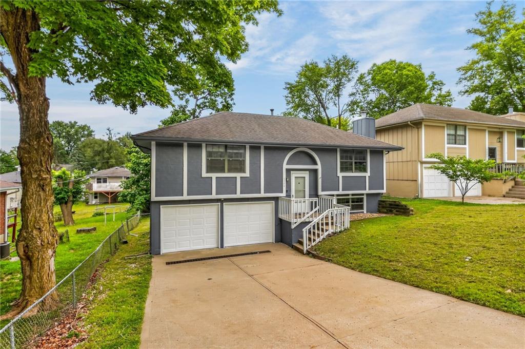Photo 3 of 5209 NE 46th Street