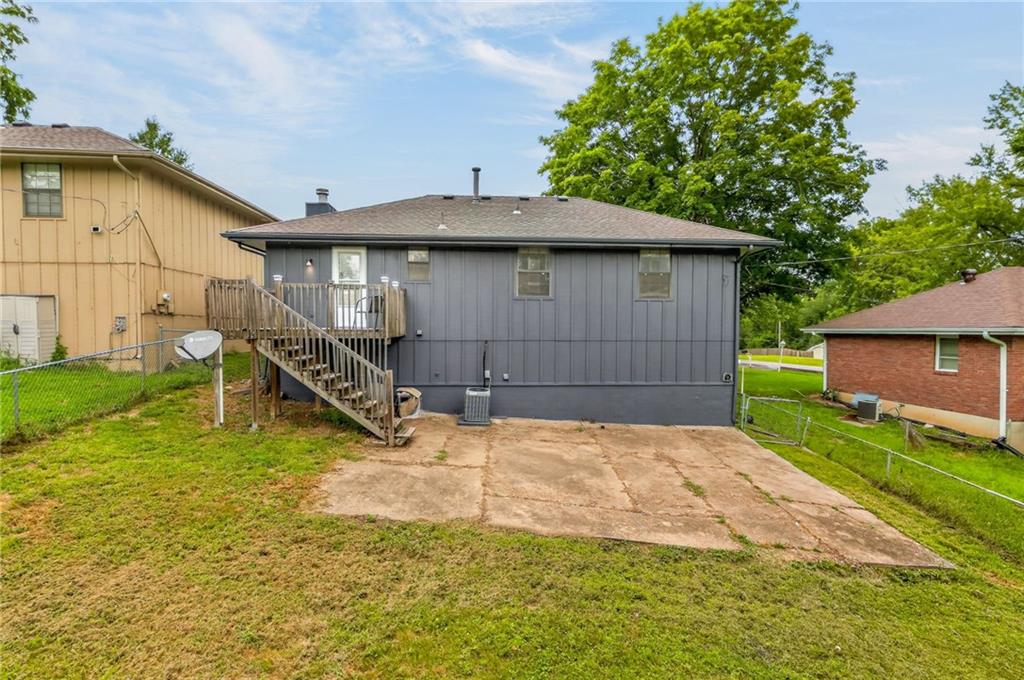 Photo 4 of 5209 NE 46th Street