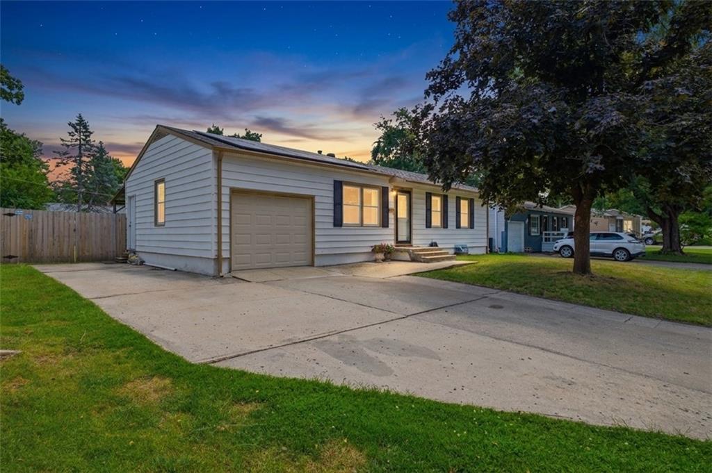 Photo of 1211 N Cedar Crest Drive