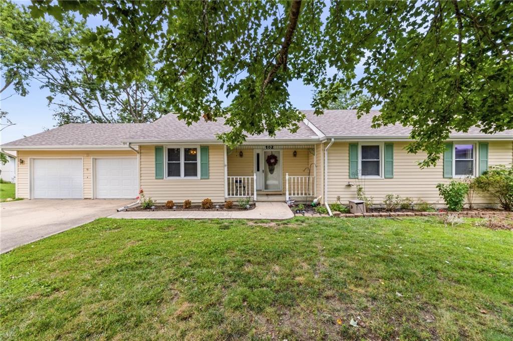 Photo of 402 E 16th Street Circle