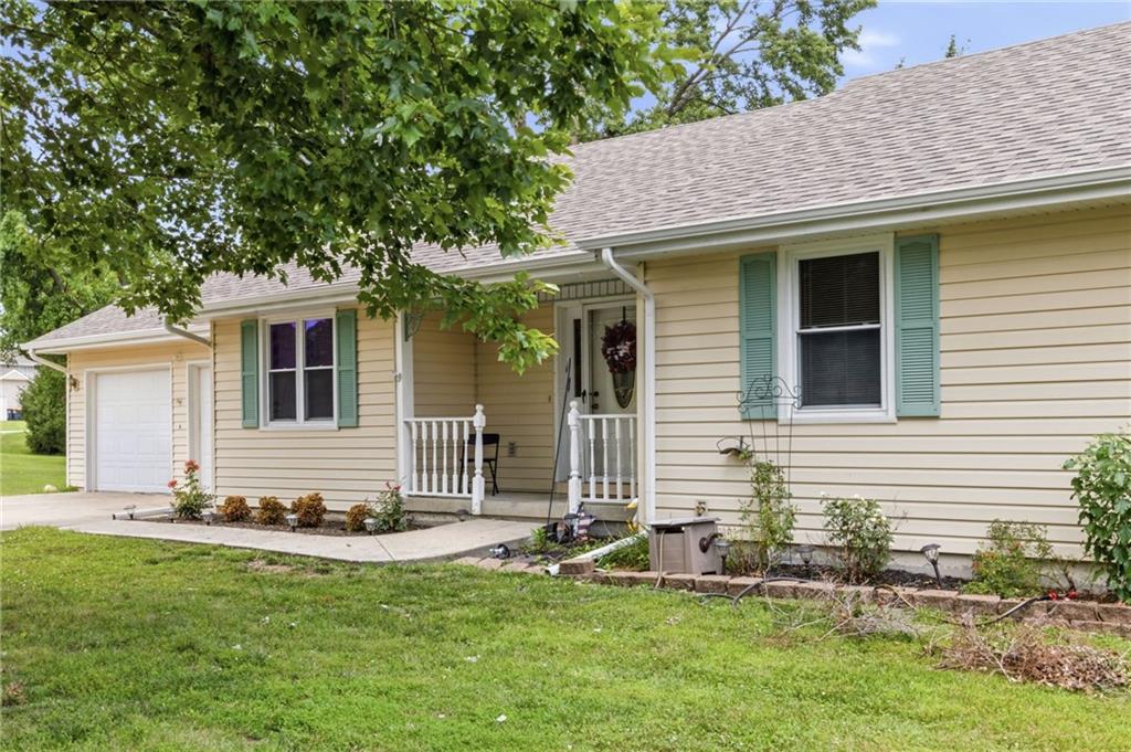 Photo 6 of 402 E 16th Street Circle