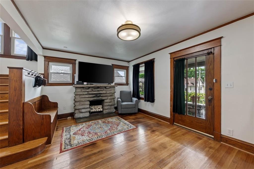 Photo 4 of 328 N Chelsea Avenue