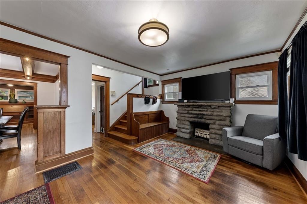 Photo 5 of 328 N Chelsea Avenue