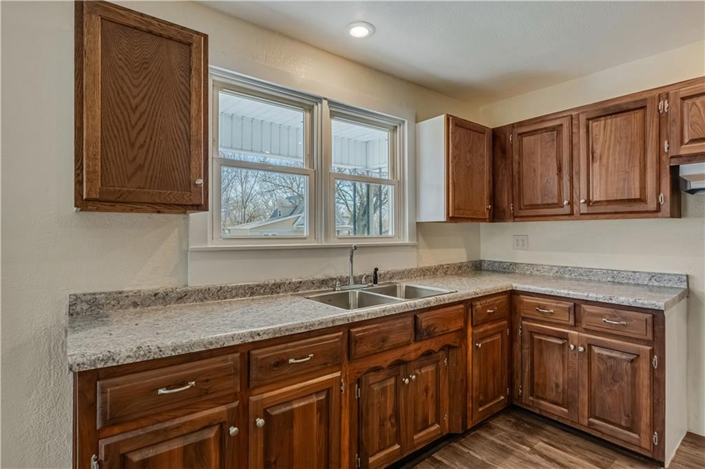 Photo 6 of 304 S Chestnut Street