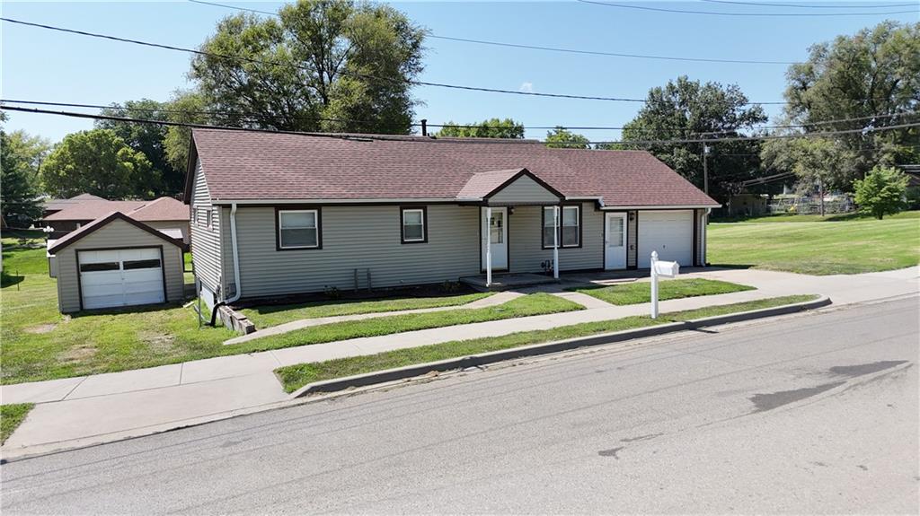 Photo of 404 6th Street S