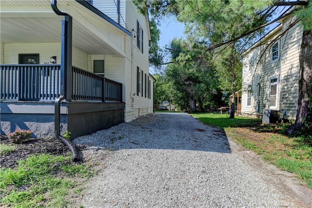 Photo 6 of 511 E Green Street
