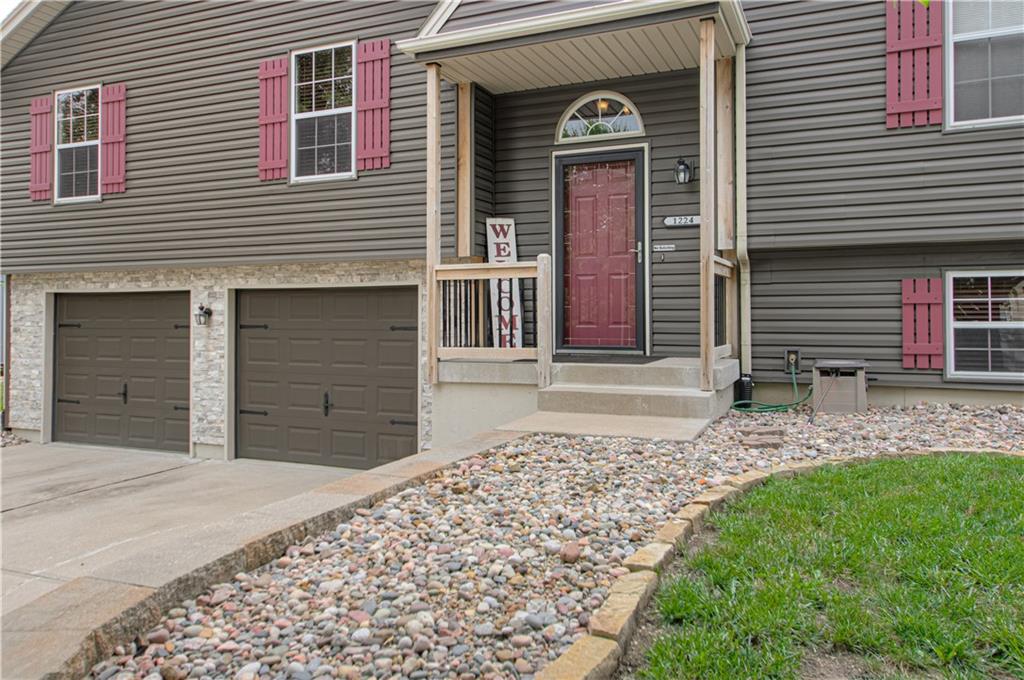 Photo 2 of 1224 NE Beacon Avenue
