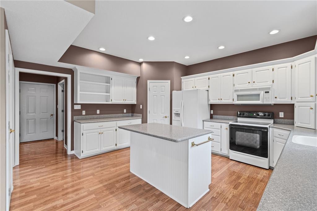 Photo 6 of 1405 Kensington Court