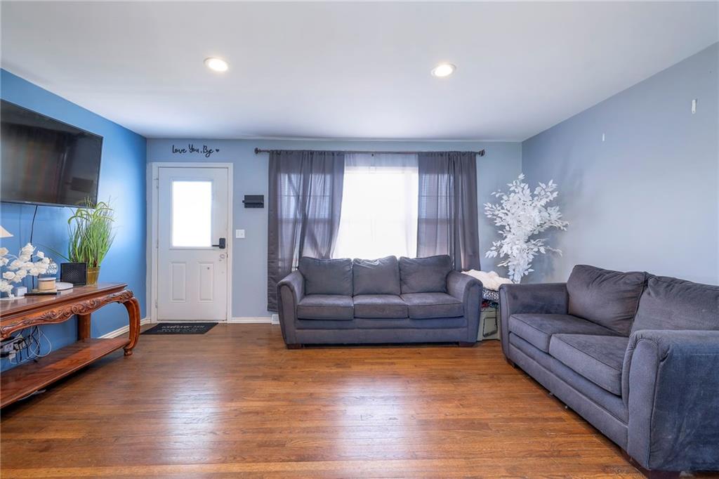 Photo 6 of 304 E South Street