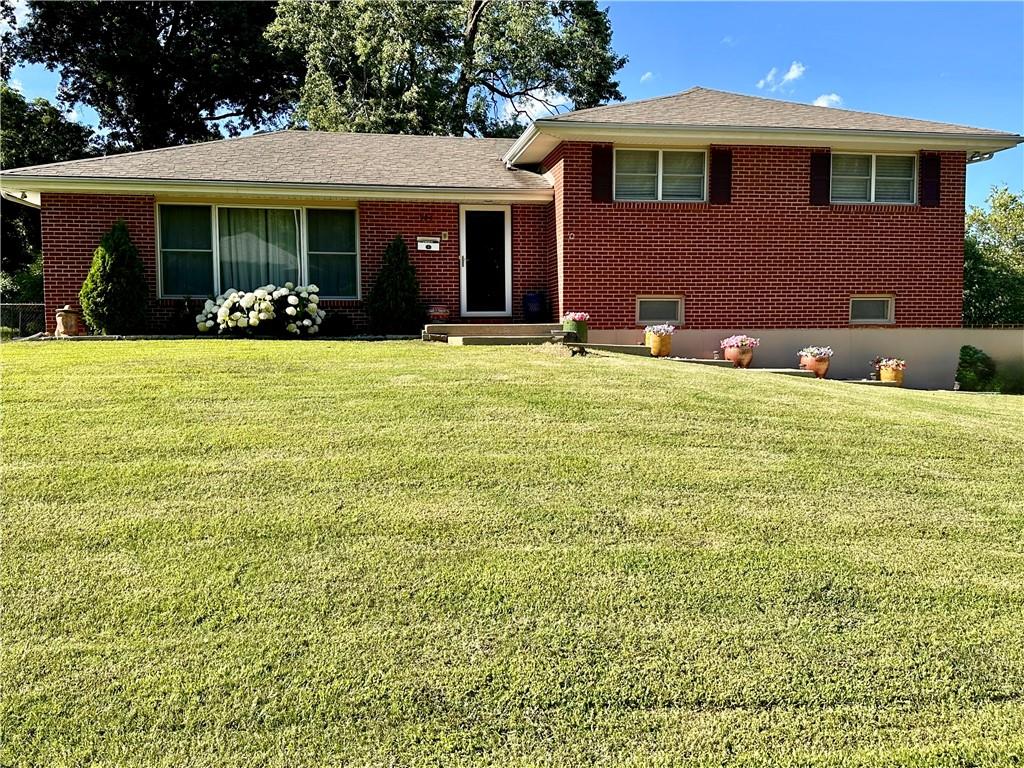 Photo of 904 NE 60th Terrace