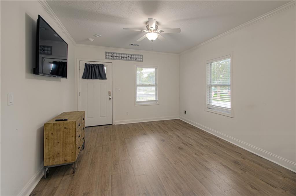 Photo 4 of 10119 E Lexington Avenue