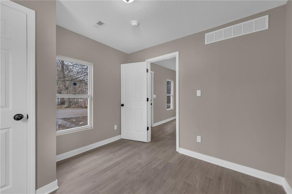 Photo 5 of 1420 S Appleton Avenue