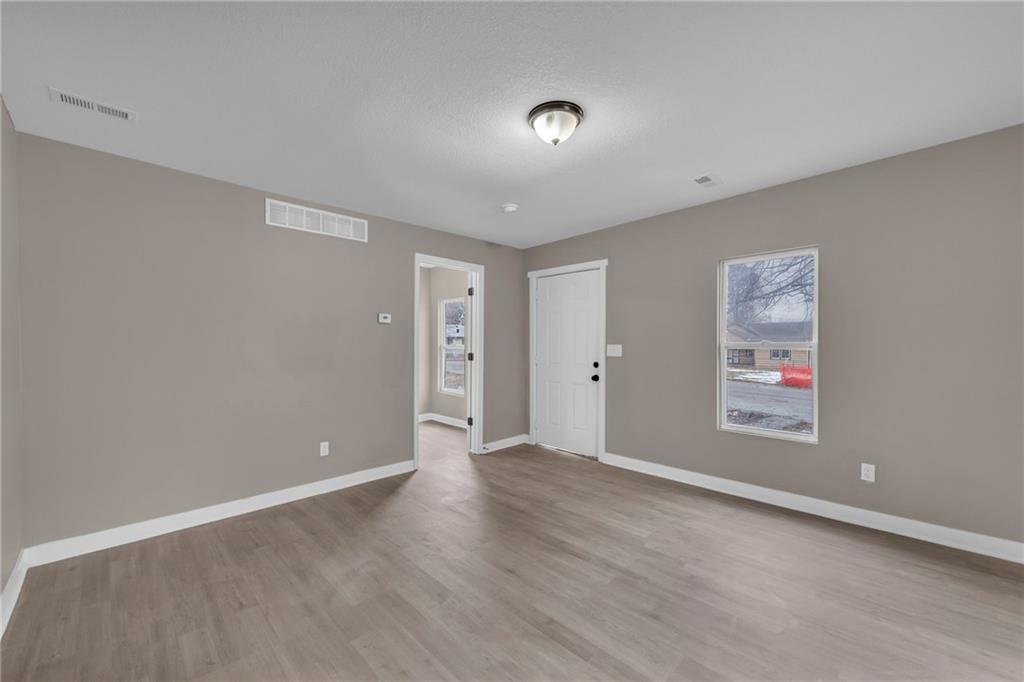 Photo 6 of 1420 S Appleton Avenue