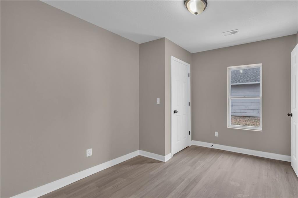 Photo 7 of 1420 S Appleton Avenue