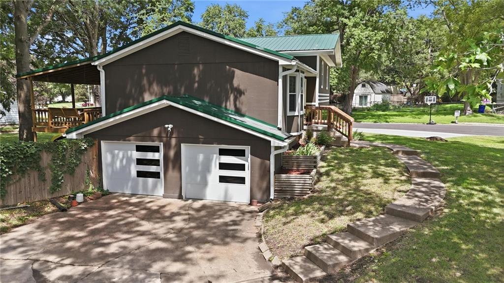 Photo 4 of 1010 E Langsford Road
