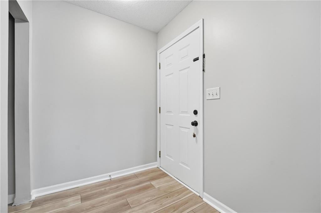 Photo 5 of 1010 E Langsford Road