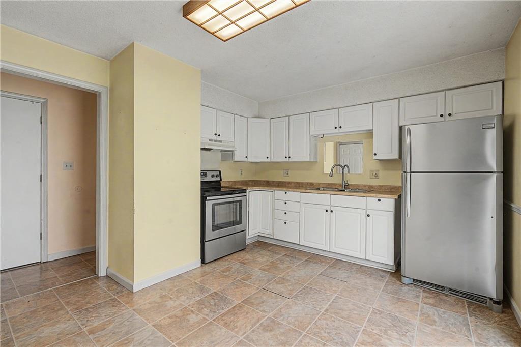 Photo 6 of 1526 N Pleasant Street