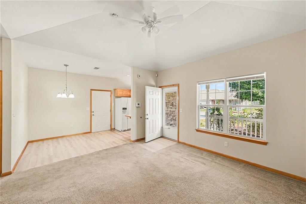 Photo 4 of 2112 N 114th Terrace