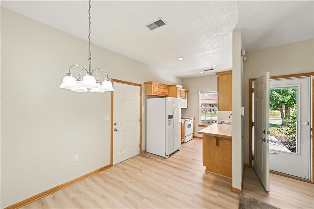 Photo 6 of 2112 N 114th Terrace