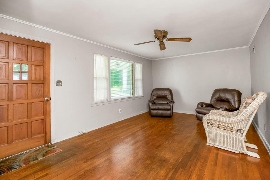 Photo 3 of 11421 W 69th Street