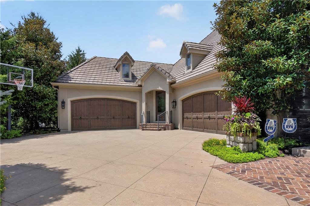 Photo 7 of 13908 HOWE Drive