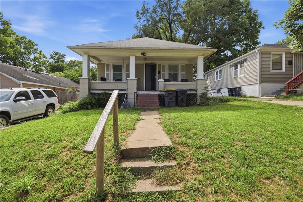 Photo of 6920 S Benton Avenue
