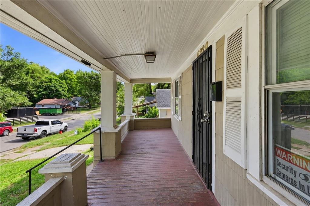 Photo 3 of 6920 S Benton Avenue
