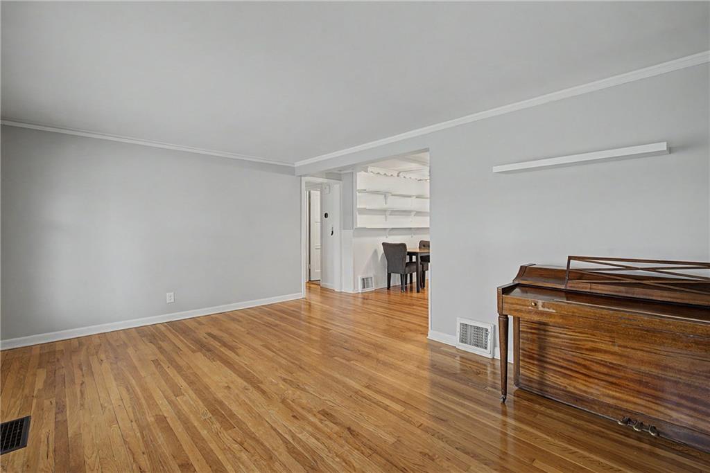 Photo 4 of 606 NE 43rd Terrace