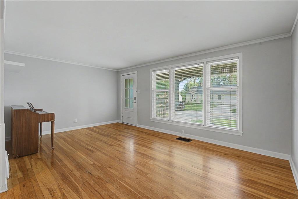 Photo 5 of 606 NE 43rd Terrace