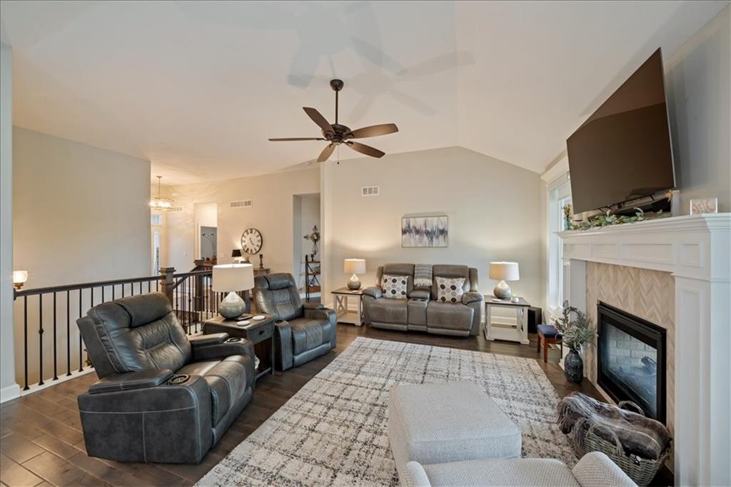 Photo 5 of 16366 S Laurelwood Street