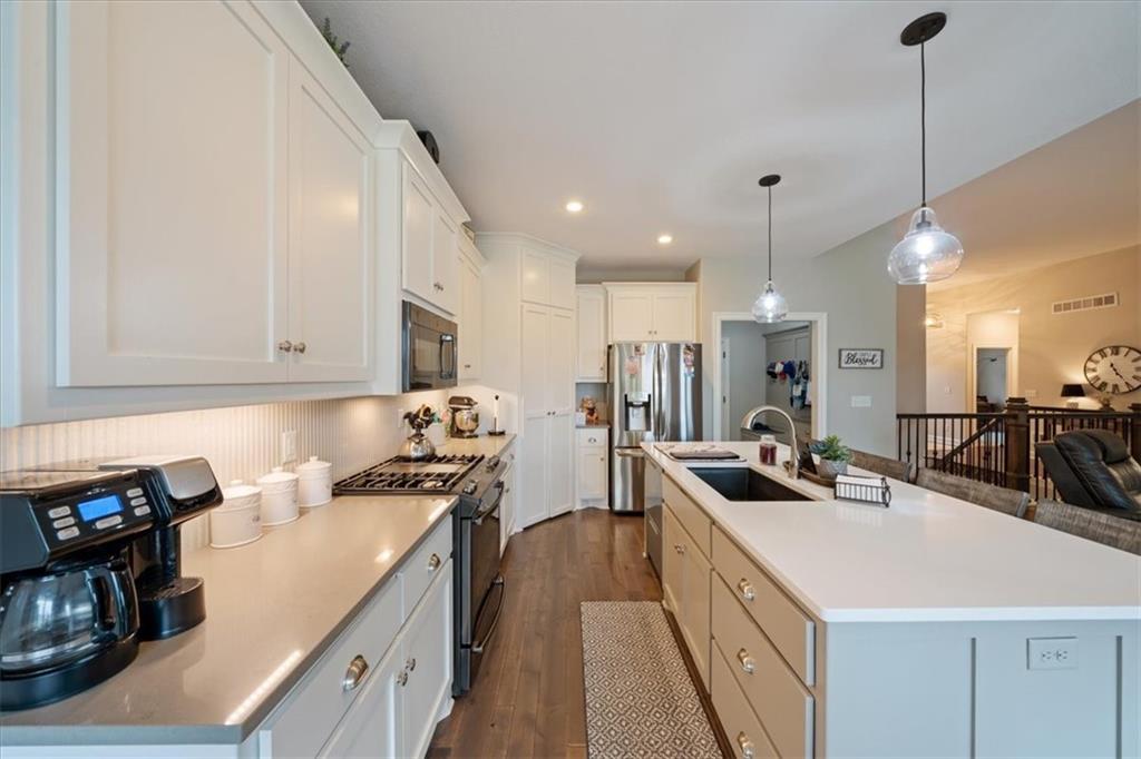 Photo 7 of 16366 S Laurelwood Street