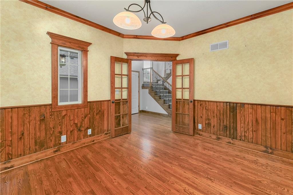 Photo 5 of 1007 Burr Oak Lane